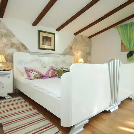 Rukavac 8859a Вис